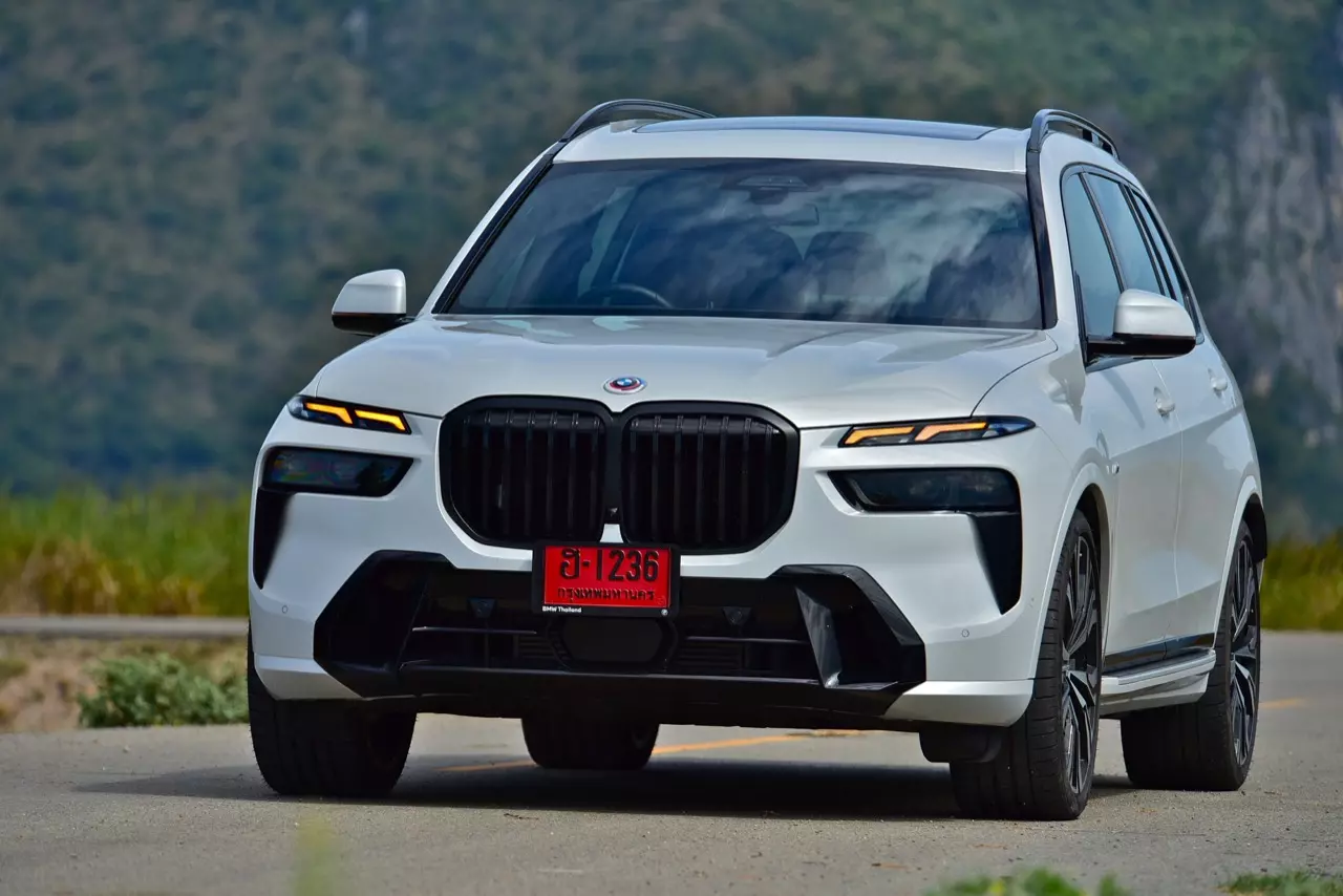 ประกอบไทยราคาดีงาม ทดสอบ BMW X7 xDRIVE40d M SPORT LCI 2023