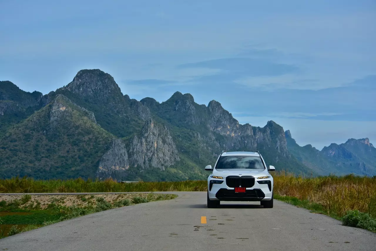 ประกอบไทยราคาดีงาม ทดสอบ BMW X7 xDRIVE40d M SPORT LCI 2023