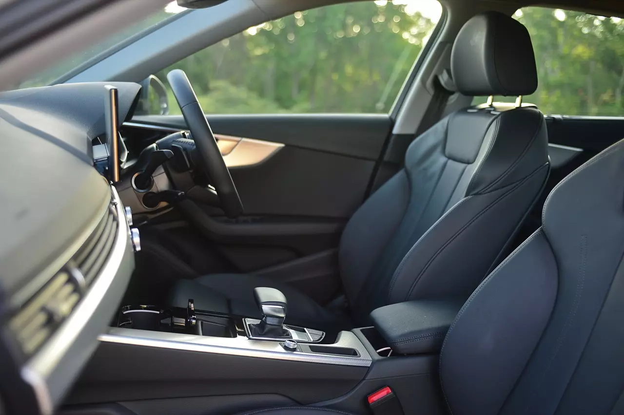 ช่วงล่างอย่างเทพ ราคาอย่างถูก! ทดสอบ AUDI A4 40TFSI S LINE ICON BLACK