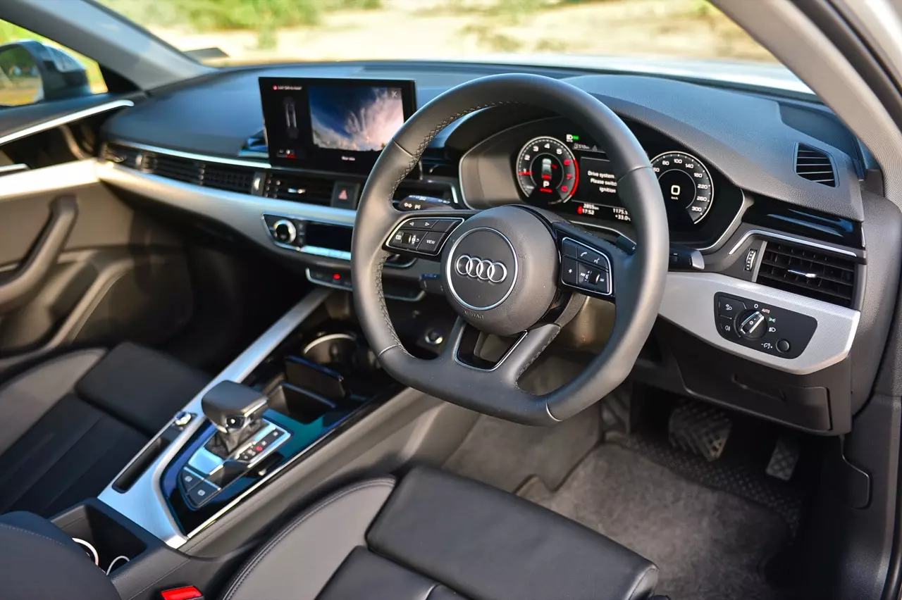 ช่วงล่างอย่างเทพ ราคาอย่างถูก! ทดสอบ AUDI A4 40TFSI S LINE ICON BLACK