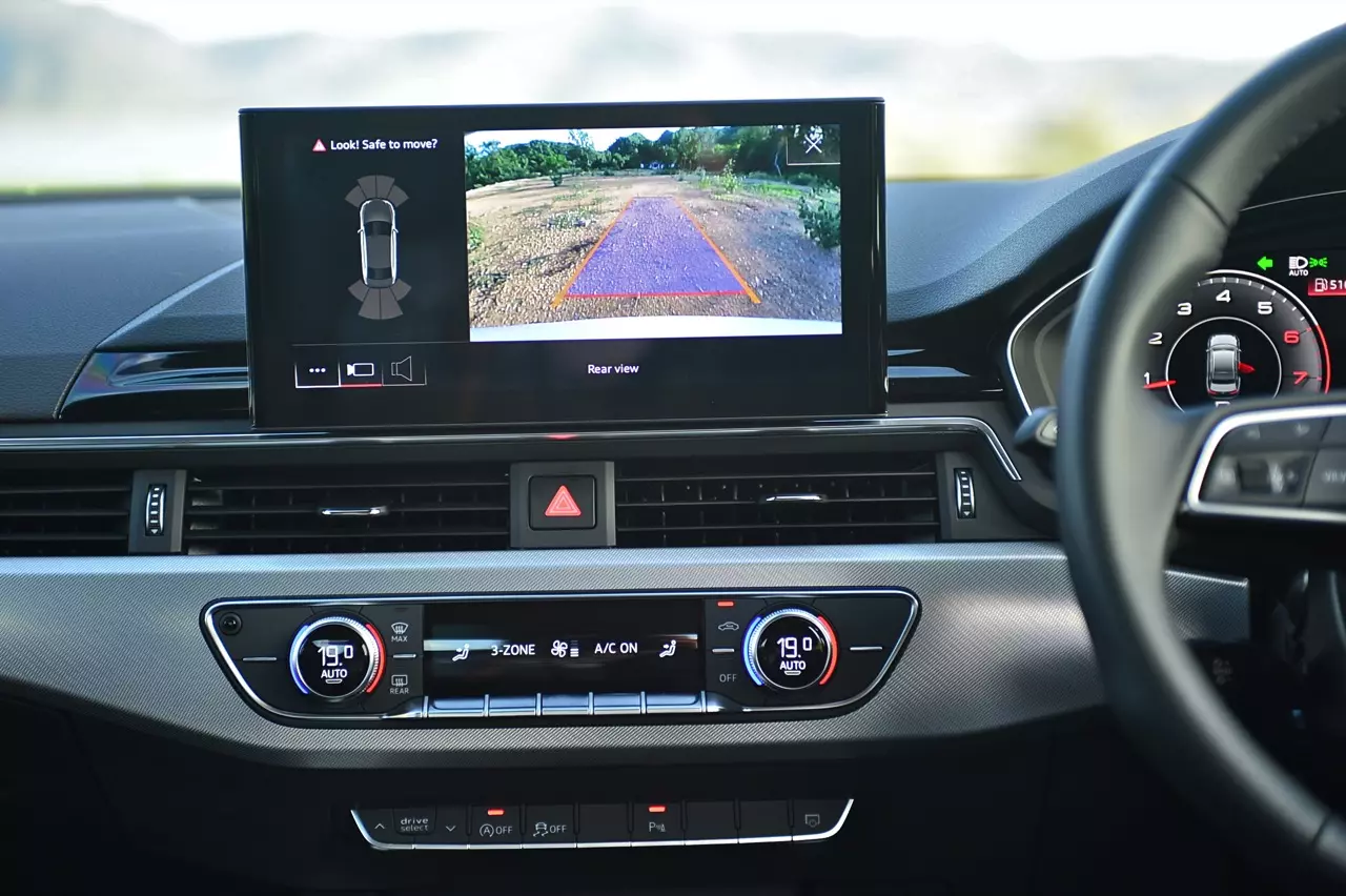 ช่วงล่างอย่างเทพ ราคาอย่างถูก! ทดสอบ AUDI A4 40TFSI S LINE ICON BLACK