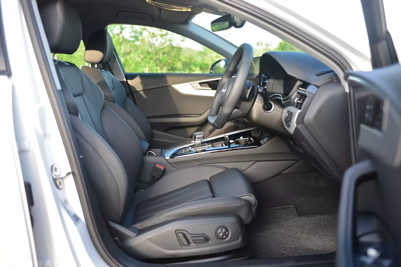 ช่วงล่างอย่างเทพ ราคาอย่างถูก! ทดสอบ AUDI A4 40TFSI S LINE ICON BLACK