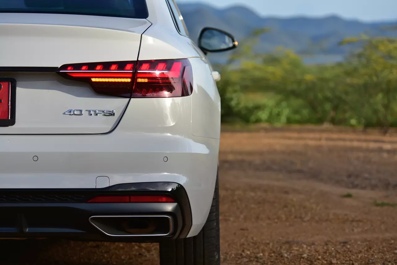 ช่วงล่างอย่างเทพ ราคาอย่างถูก! ทดสอบ AUDI A4 40TFSI S LINE ICON BLACK
