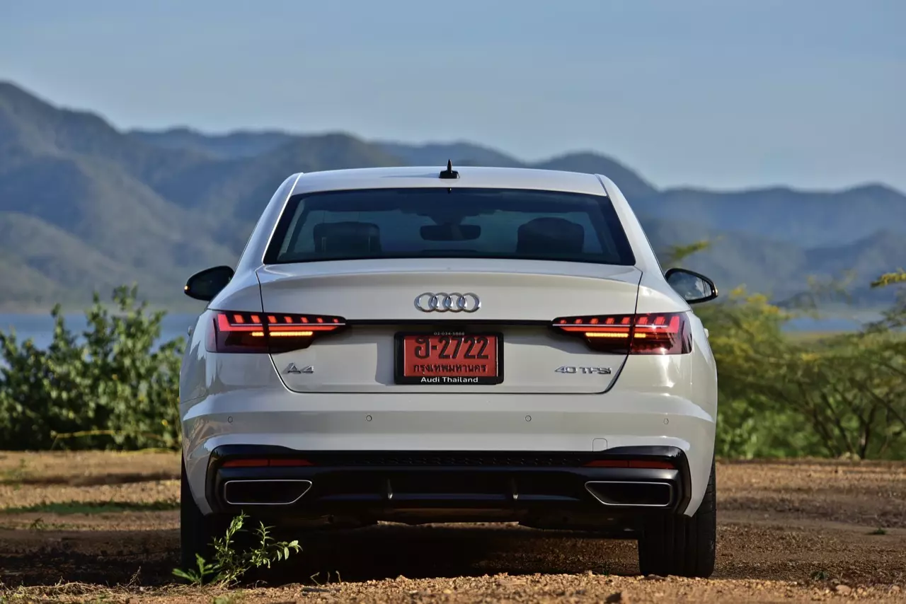 ช่วงล่างอย่างเทพ ราคาอย่างถูก! ทดสอบ AUDI A4 40TFSI S LINE ICON BLACK