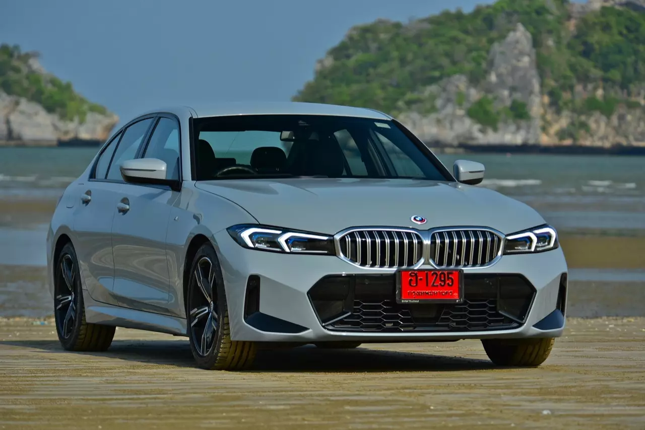 ช่วงล่างอย่างเทพ ราคาอย่างถูก! ทดสอบ AUDI A4 40TFSI S LINE ICON BLACK