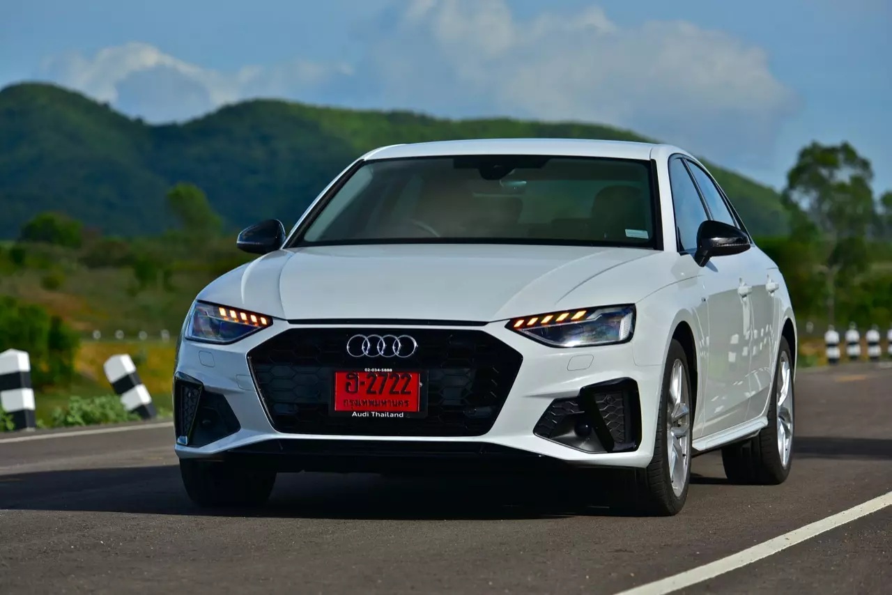 ช่วงล่างอย่างเทพ ราคาอย่างถูก! ทดสอบ AUDI A4 40TFSI S LINE ICON BLACK
