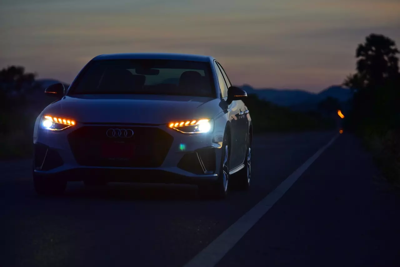 ช่วงล่างอย่างเทพ ราคาอย่างถูก! ทดสอบ AUDI A4 40TFSI S LINE ICON BLACK
