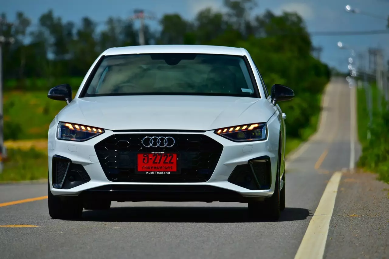ช่วงล่างอย่างเทพ ราคาอย่างถูก! ทดสอบ AUDI A4 40TFSI S LINE ICON BLACK