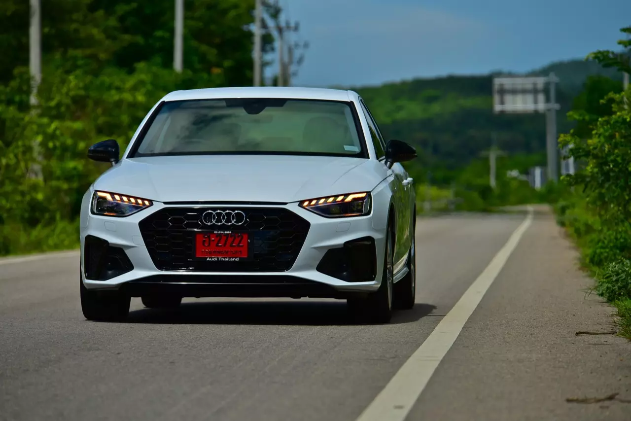 ช่วงล่างอย่างเทพ ราคาอย่างถูก! ทดสอบ AUDI A4 40TFSI S LINE ICON BLACK