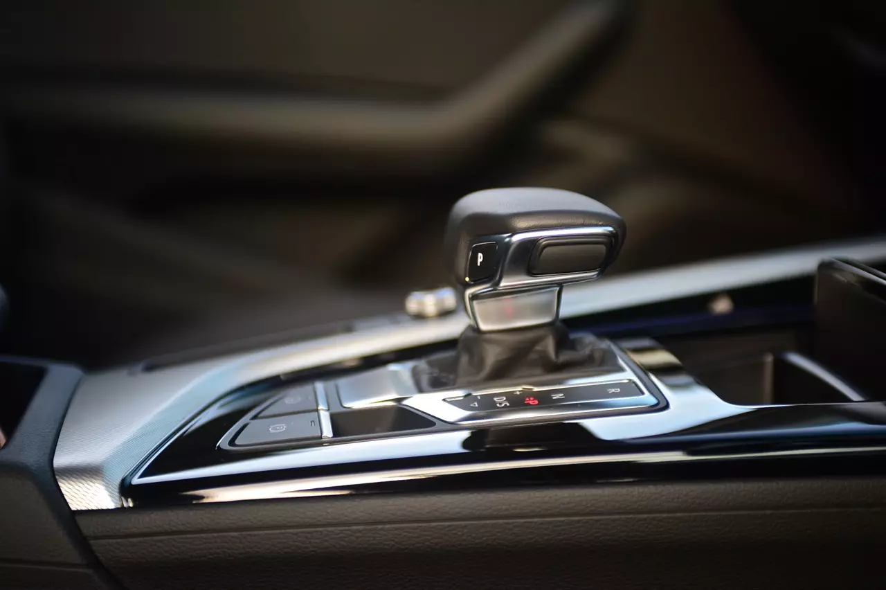 ช่วงล่างอย่างเทพ ราคาอย่างถูก! ทดสอบ AUDI A4 40TFSI S LINE ICON BLACK
