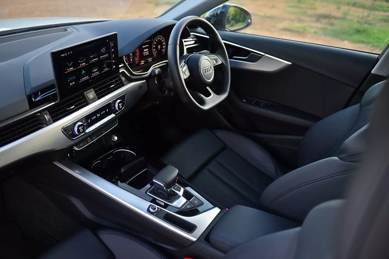 ช่วงล่างอย่างเทพ ราคาอย่างถูก! ทดสอบ AUDI A4 40TFSI S LINE ICON BLACK