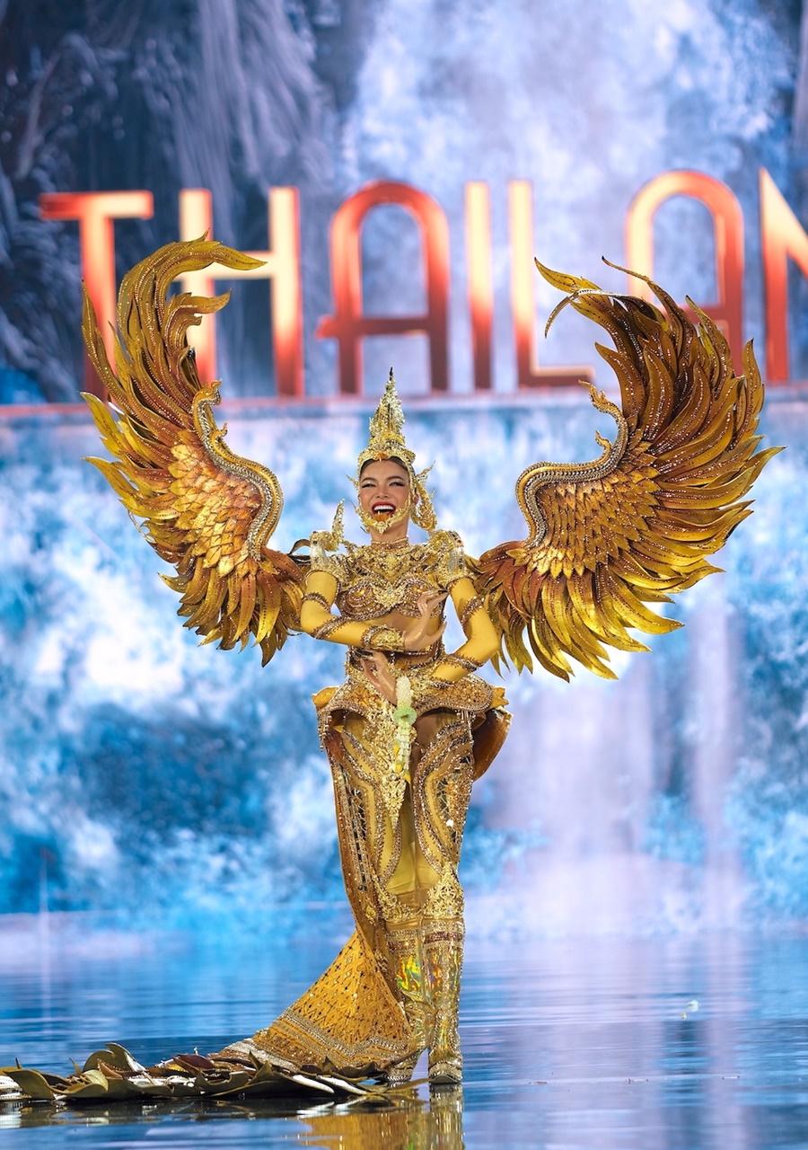 2023年国际小姐大赛舞台，泰国民族服饰炫彩夺目