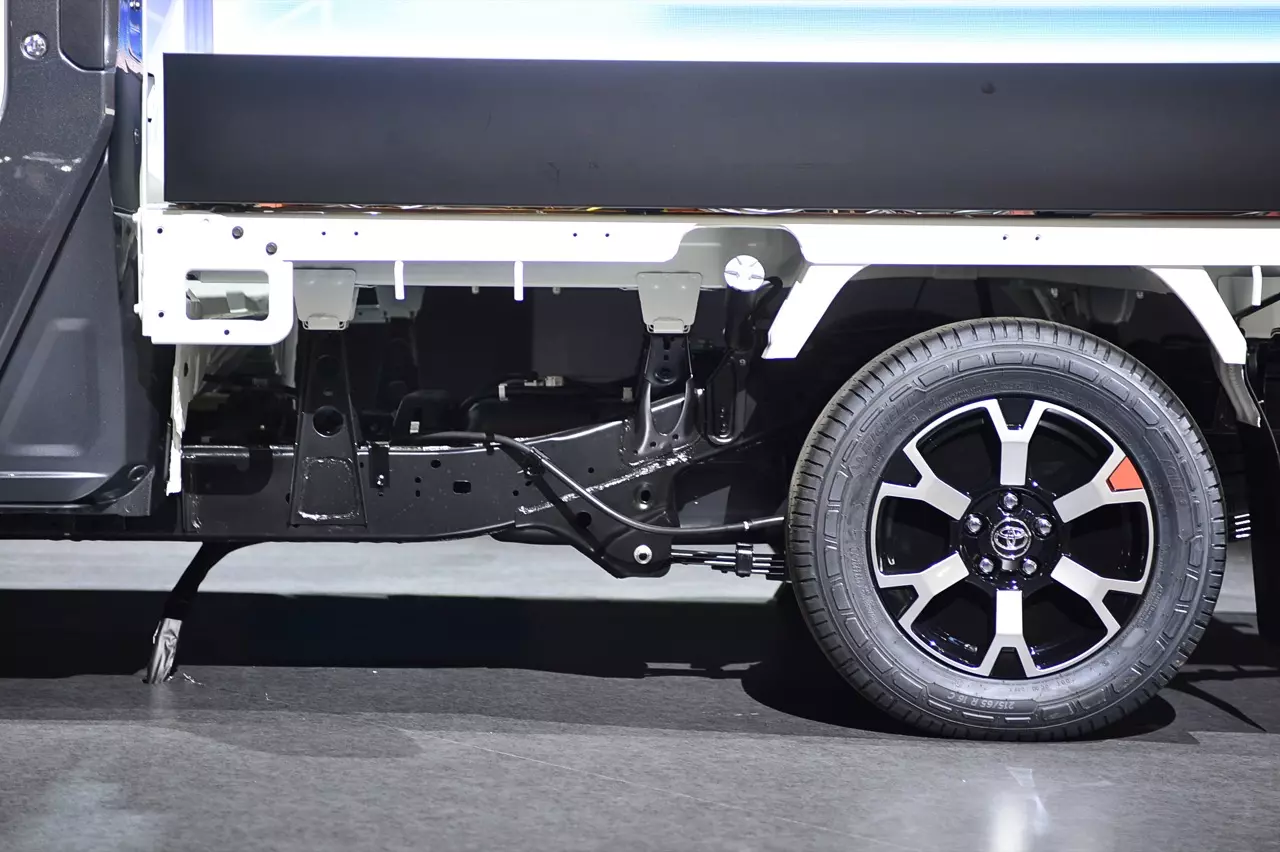 ภาพคันจริงก่อนเปิดตัวในไทย เจาะ TOYOTA IMV ZERO กระบะวัยรุ่นสร้างรายได้!