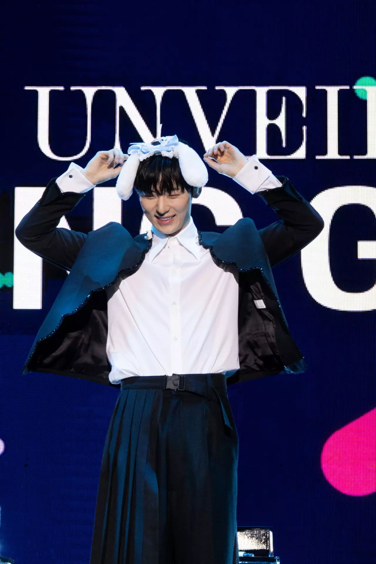 ฮวังมินฮยอน โซโล่มินิคอนเสิร์ต จัดโชว์พิเศษ "โต๊ะริม" สุดจึ้งสะกดใจ