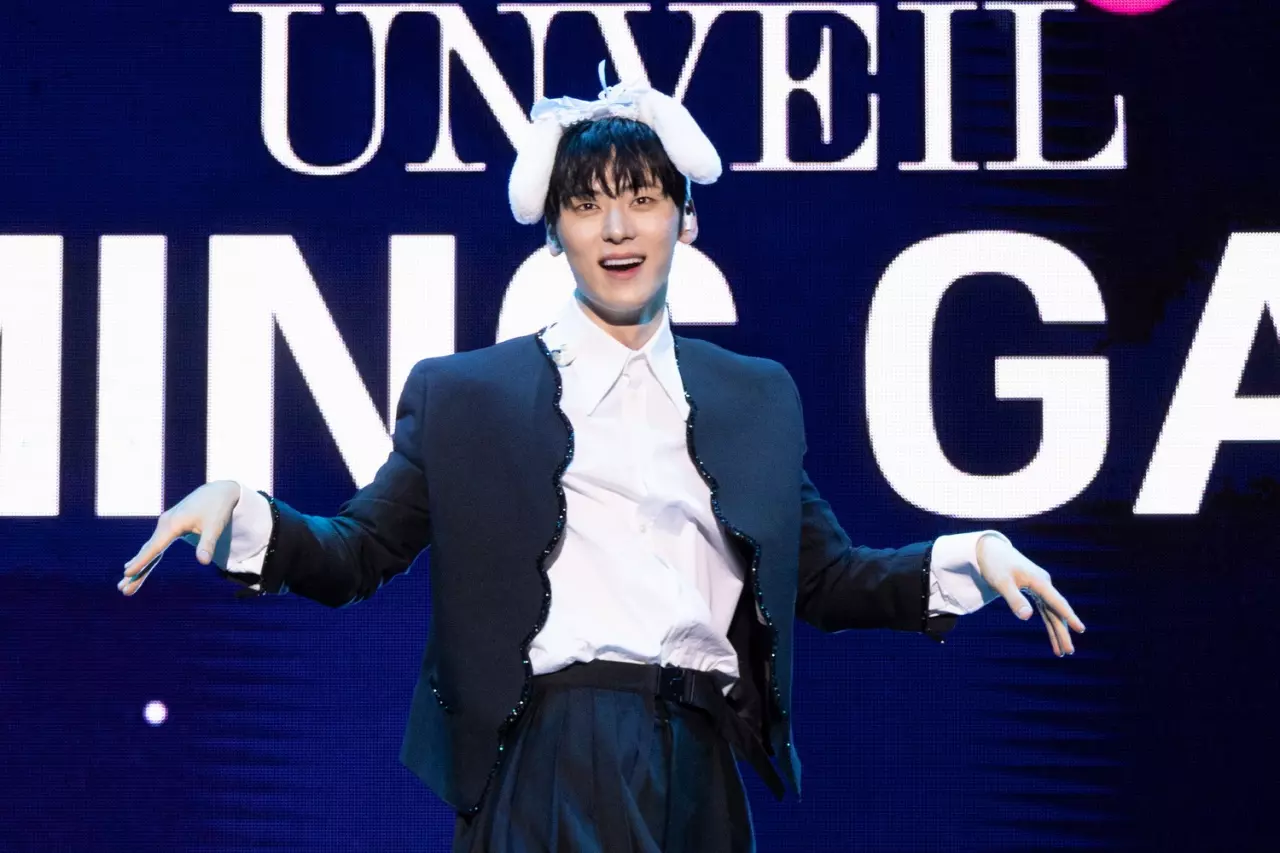 ฮวังมินฮยอน โซโล่มินิคอนเสิร์ต จัดโชว์พิเศษ "โต๊ะริม" สุดจึ้งสะกดใจ