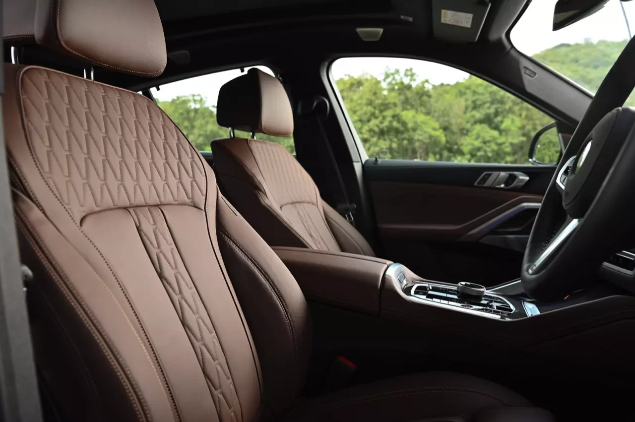 เยอรมันพันธุ์ดุ BMW X6 xDrive40i M Sport LCI 2023 ประกอบไทย ราคา 5,899,000 บาท