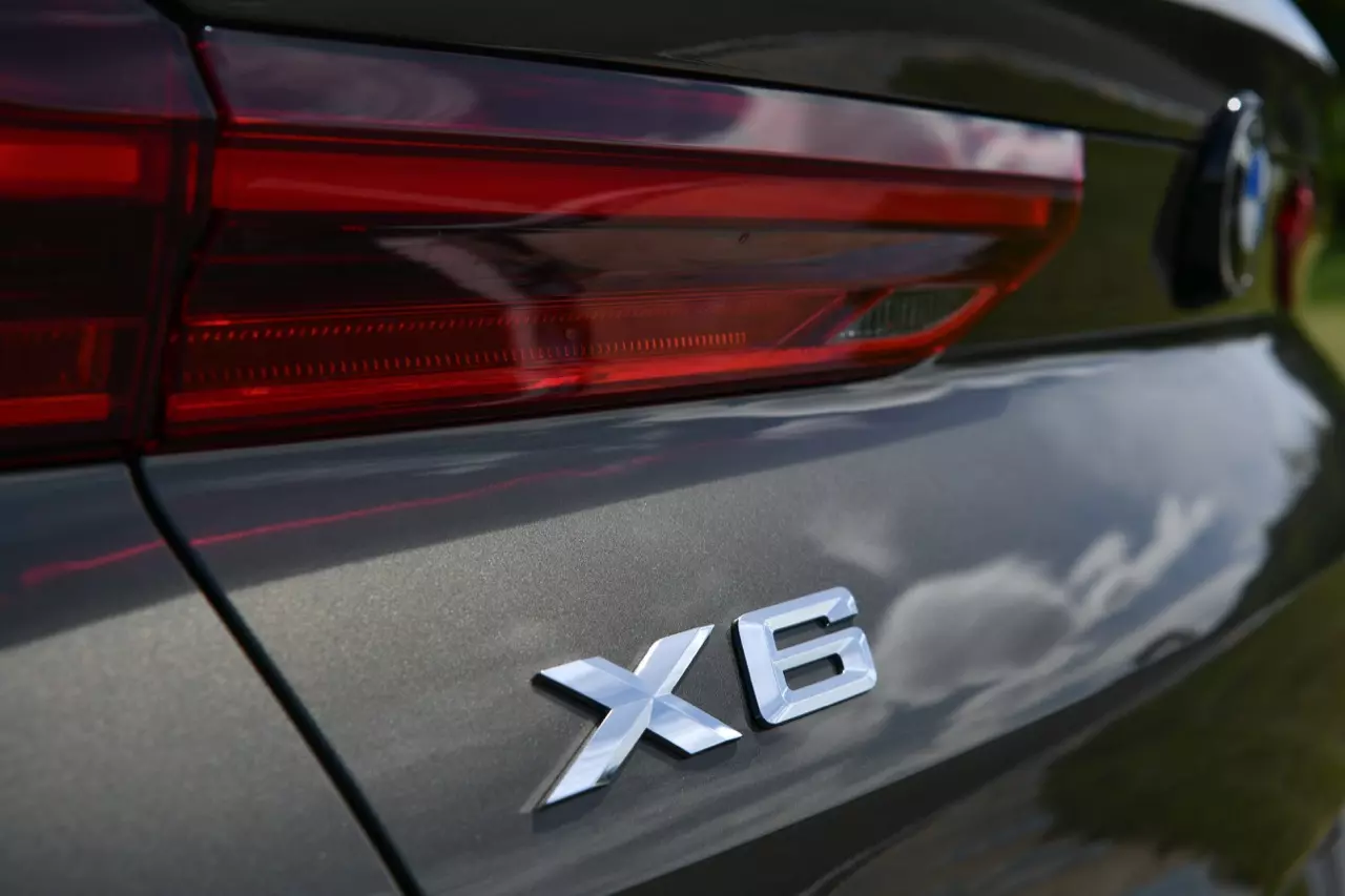 เยอรมันพันธุ์ดุ BMW X6 xDrive40i M Sport LCI 2023 ประกอบไทย ราคา 5,899,000 บาท