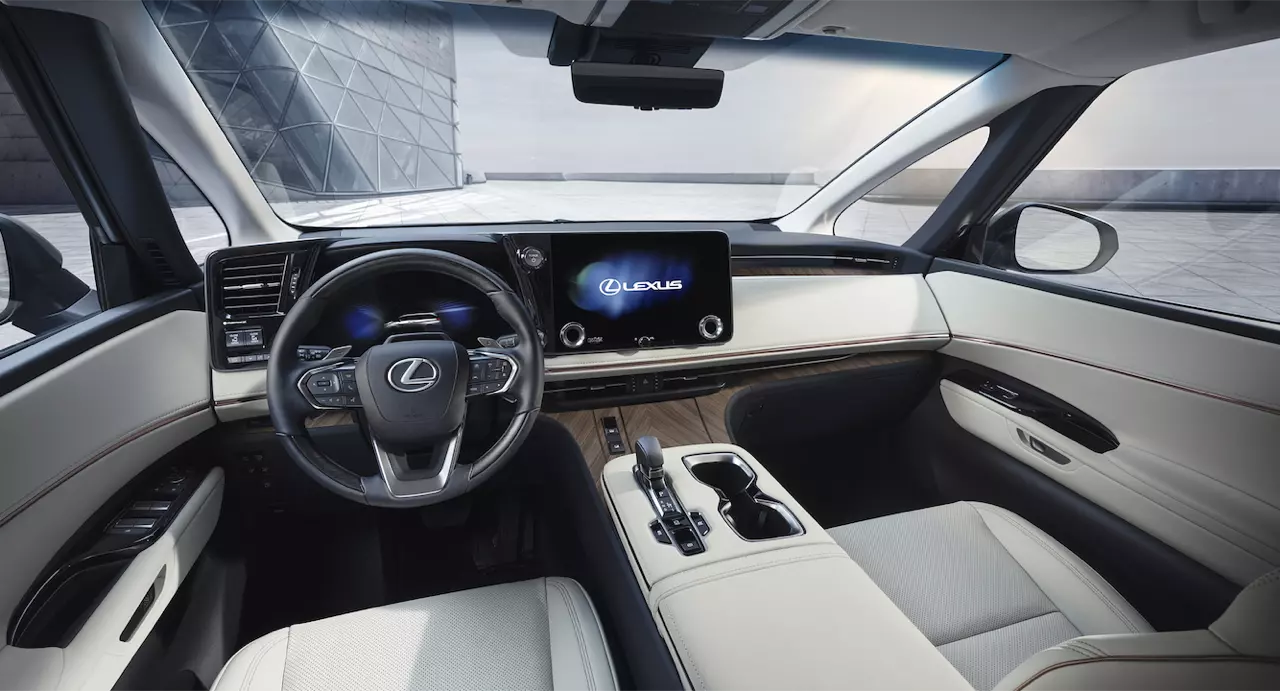 ตู้เทวดา สุดหล่อมาแล้ว The New LEXUS LM ราคาเริ่มต้น 6,290,000 บาท