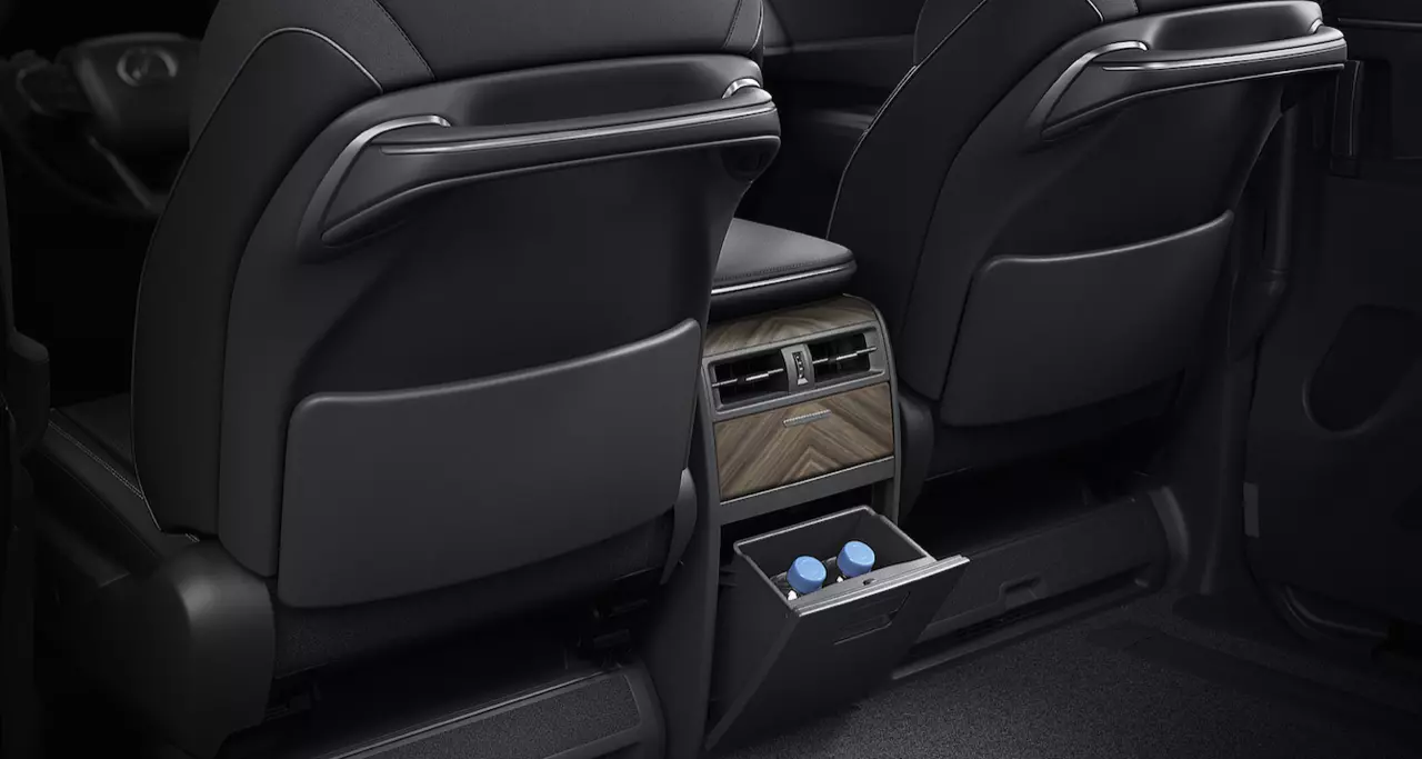 ตู้เทวดา สุดหล่อมาแล้ว The New LEXUS LM ราคาเริ่มต้น 6,290,000 บาท
