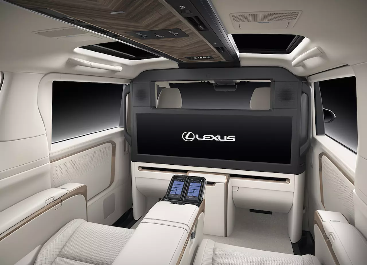 ตู้เทวดา สุดหล่อมาแล้ว The New LEXUS LM ราคาเริ่มต้น 6,290,000 บาท