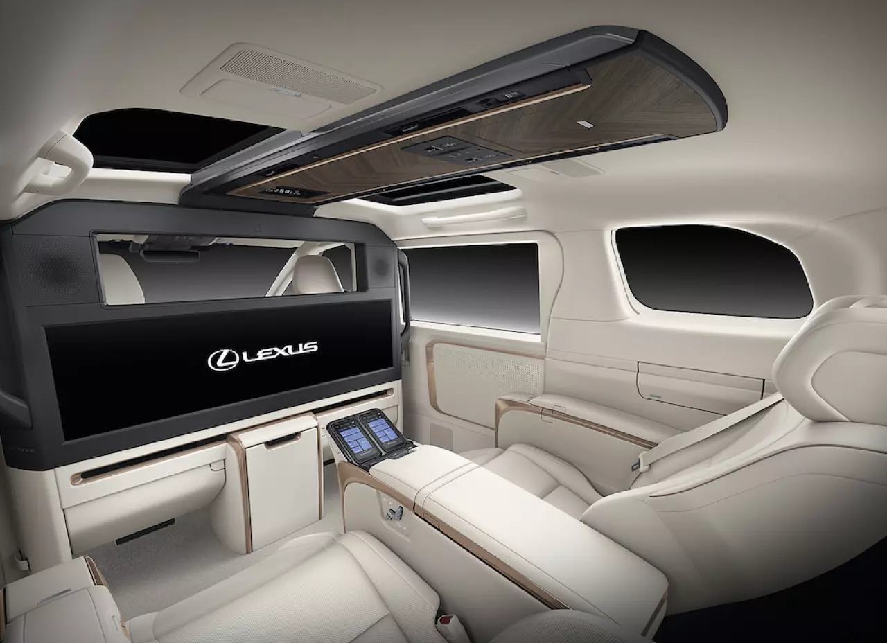 ตู้เทวดา สุดหล่อมาแล้ว The New LEXUS LM ราคาเริ่มต้น 6,290,000 บาท