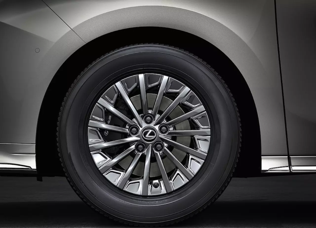 ตู้เทวดา สุดหล่อมาแล้ว The New LEXUS LM ราคาเริ่มต้น 6,290,000 บาท
