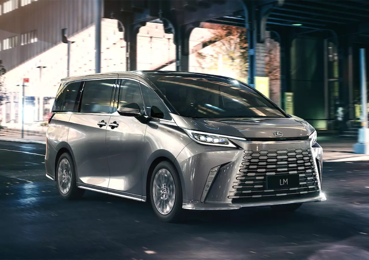 ตู้เทวดา สุดหล่อมาแล้ว The New LEXUS LM ราคาเริ่มต้น 6,290,000 บาท