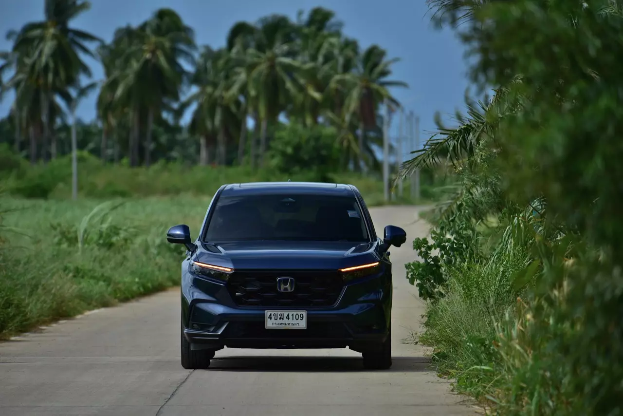 17 กิโลลิตร กับเบาะดูดวิญญาณ ทดสอบ HONDA CR-V ES e:HEV 2WD 5 ที่นั่ง