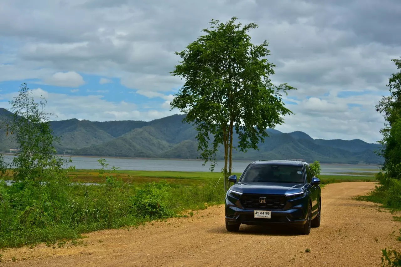 17 กิโลลิตร กับเบาะดูดวิญญาณ ทดสอบ HONDA CR-V ES e:HEV 2WD 5 ที่นั่ง