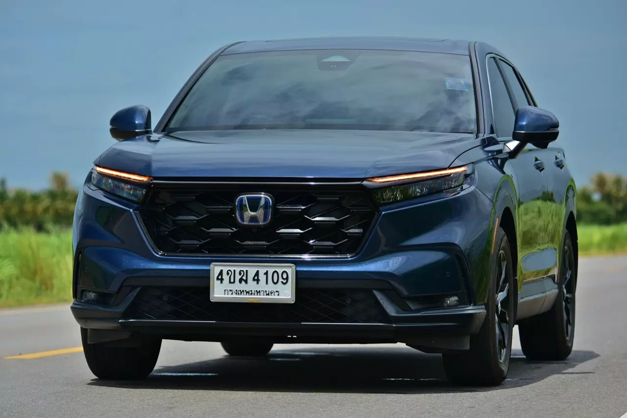 17 กิโลลิตร กับเบาะดูดวิญญาณ ทดสอบ HONDA CR-V ES e:HEV 2WD 5 ที่นั่ง