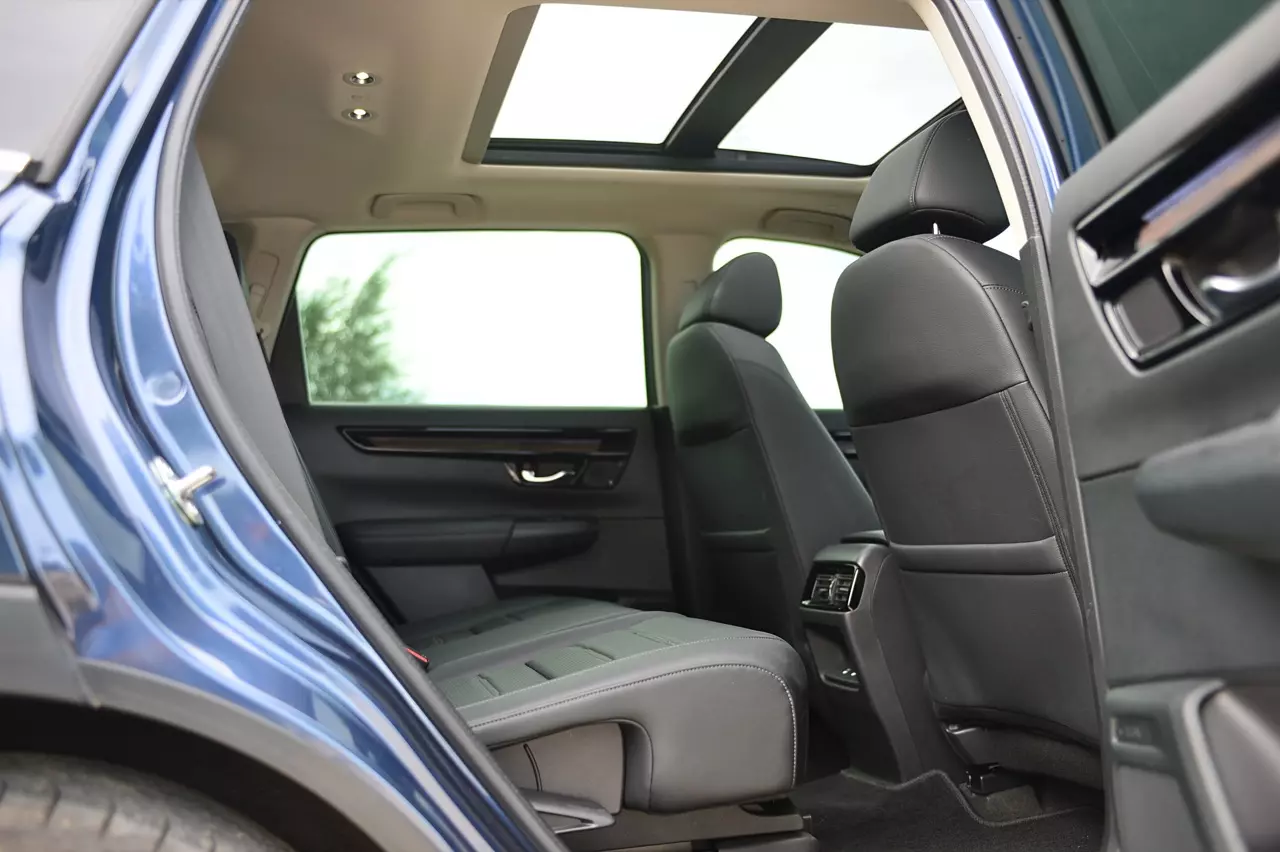 17 กิโลลิตร กับเบาะดูดวิญญาณ ทดสอบ HONDA CR-V ES e:HEV 2WD 5 ที่นั่ง