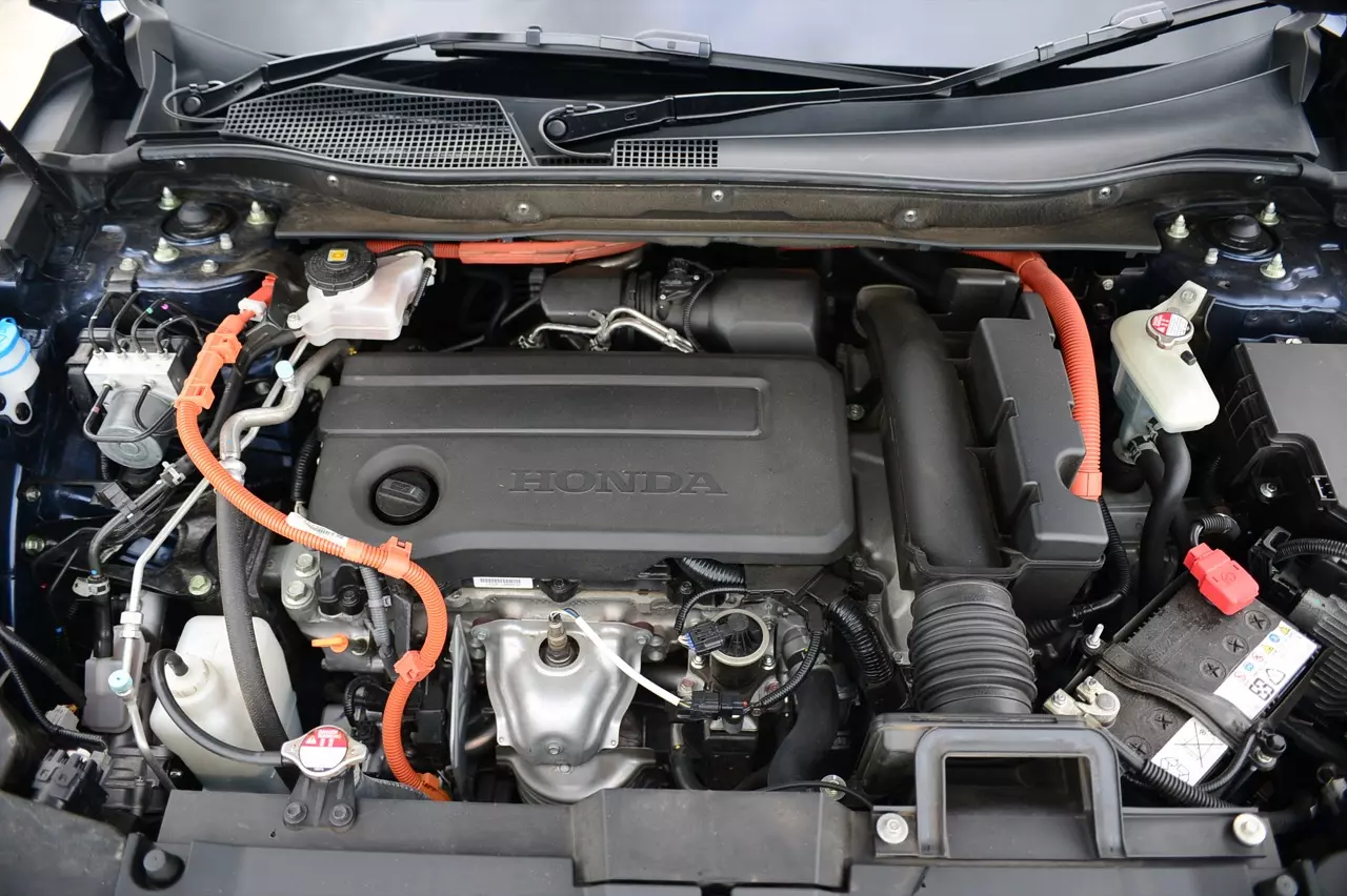 17 กิโลลิตร กับเบาะดูดวิญญาณ ทดสอบ HONDA CR-V ES e:HEV 2WD 5 ที่นั่ง