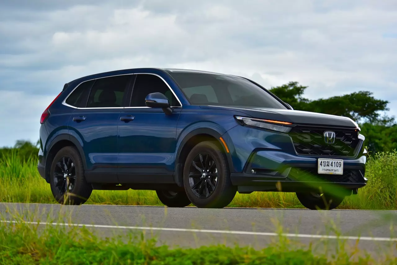 17 กิโลลิตร กับเบาะดูดวิญญาณ ทดสอบ HONDA CR-V ES e:HEV 2WD 5 ที่นั่ง