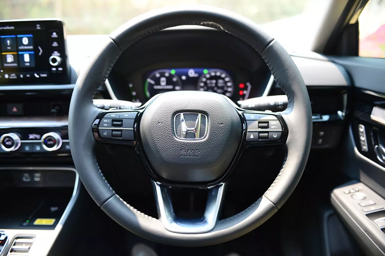 17 กิโลลิตร กับเบาะดูดวิญญาณ ทดสอบ HONDA CR-V ES e:HEV 2WD 5 ที่นั่ง