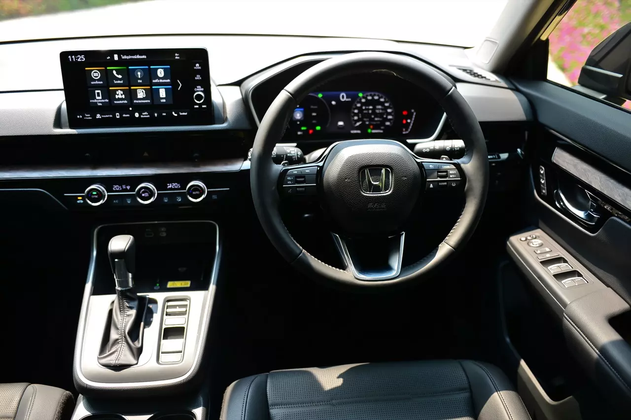 17 กิโลลิตร กับเบาะดูดวิญญาณ ทดสอบ HONDA CR-V ES e:HEV 2WD 5 ที่นั่ง