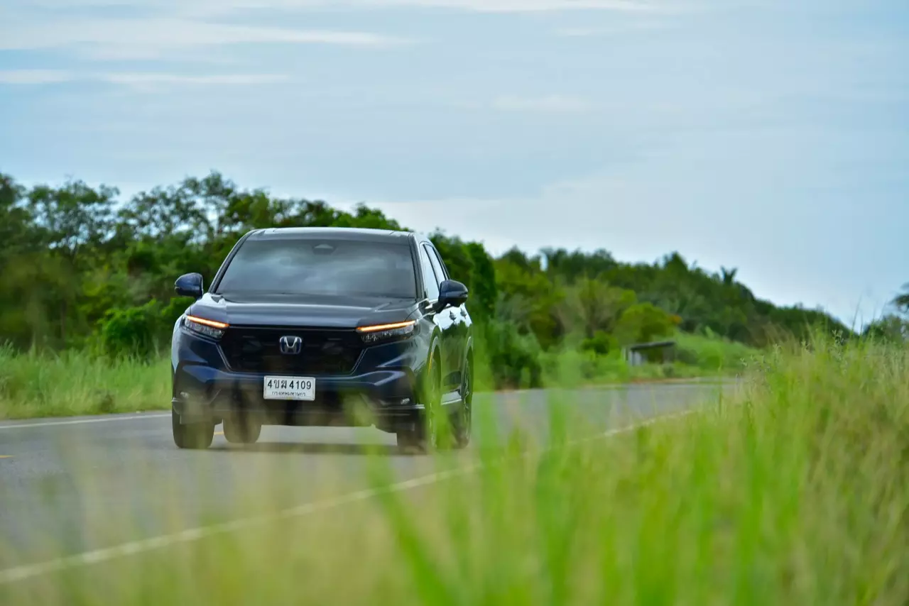 17 กิโลลิตร กับเบาะดูดวิญญาณ ทดสอบ HONDA CR-V ES e:HEV 2WD 5 ที่นั่ง