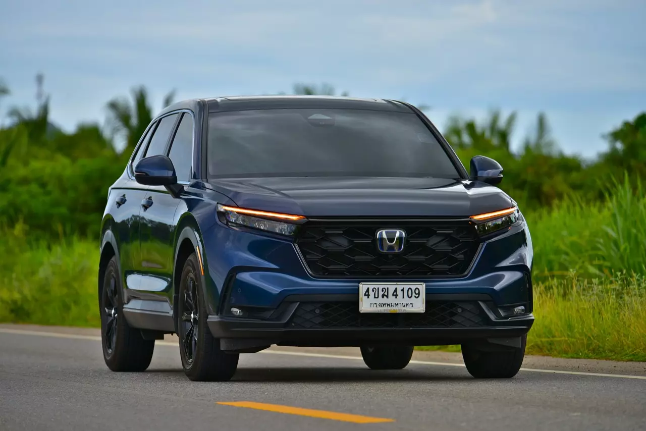17 กิโลลิตร กับเบาะดูดวิญญาณ ทดสอบ HONDA CR-V ES e:HEV 2WD 5 ที่นั่ง