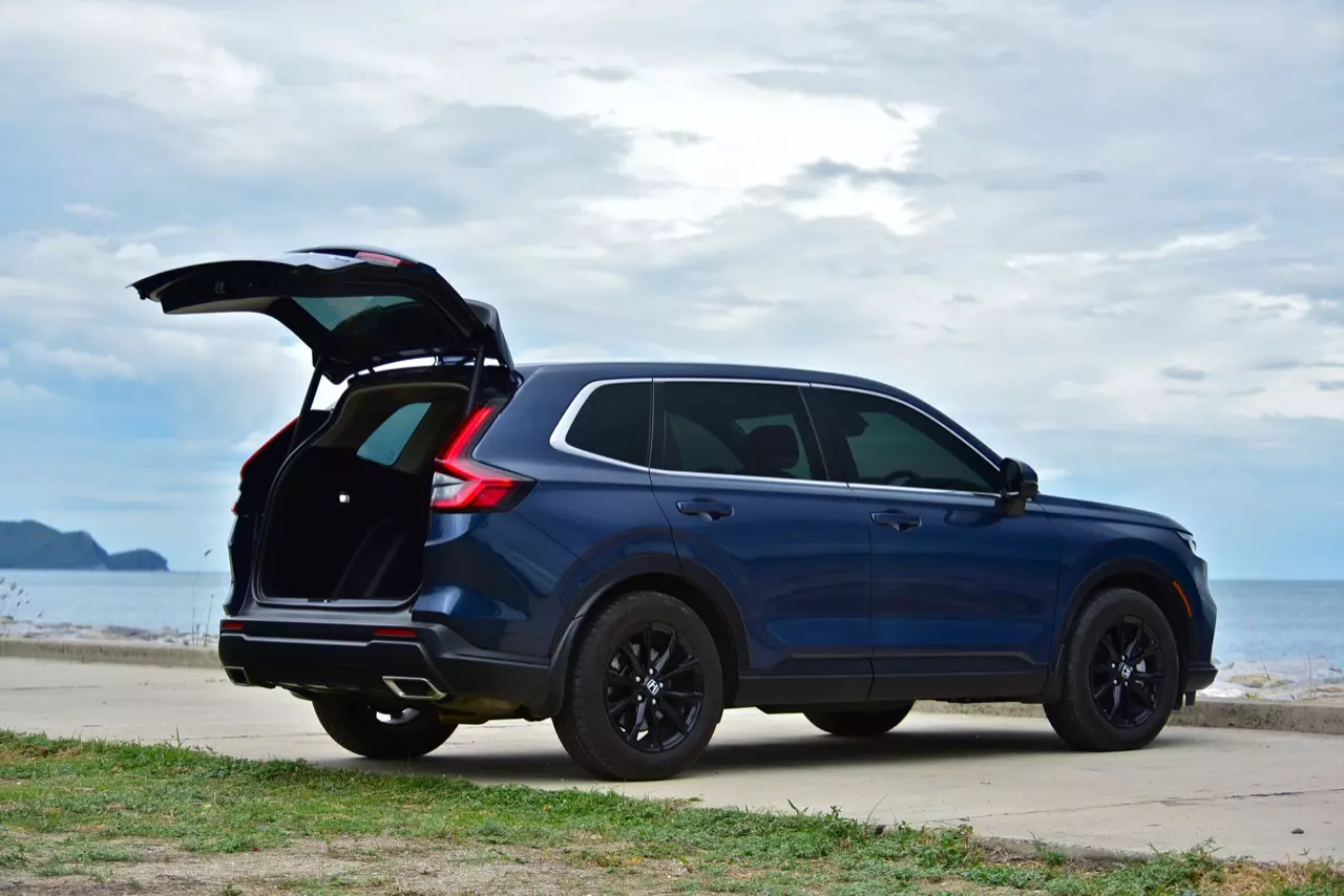 17 กิโลลิตร กับเบาะดูดวิญญาณ ทดสอบ HONDA CR-V ES e:HEV 2WD 5 ที่นั่ง
