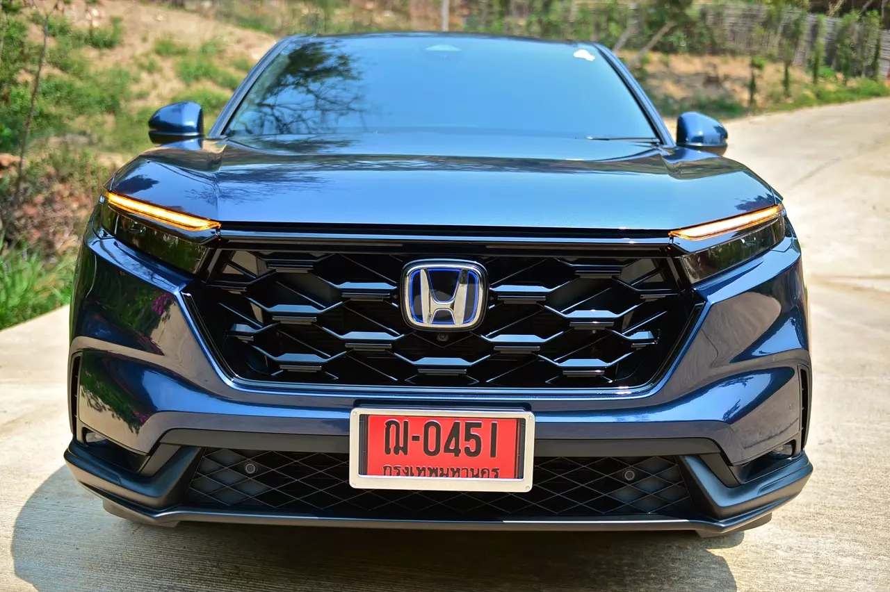 17 กิโลลิตร กับเบาะดูดวิญญาณ ทดสอบ HONDA CR-V ES e:HEV 2WD 5 ที่นั่ง
