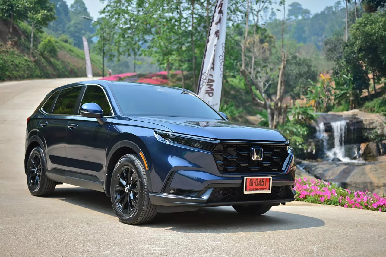 17 กิโลลิตร กับเบาะดูดวิญญาณ ทดสอบ HONDA CR-V ES e:HEV 2WD 5 ที่นั่ง