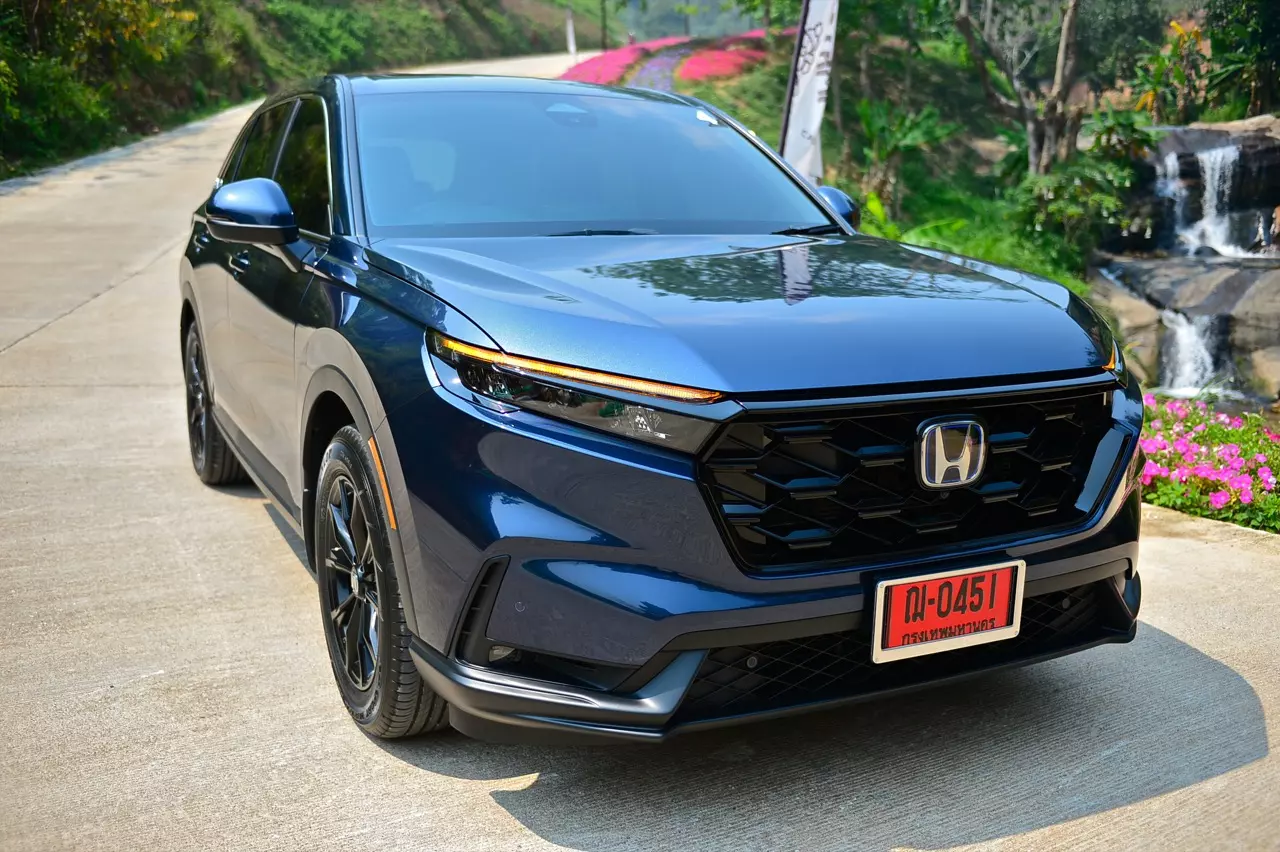 17 กิโลลิตร กับเบาะดูดวิญญาณ ทดสอบ HONDA CR-V ES e:HEV 2WD 5 ที่นั่ง