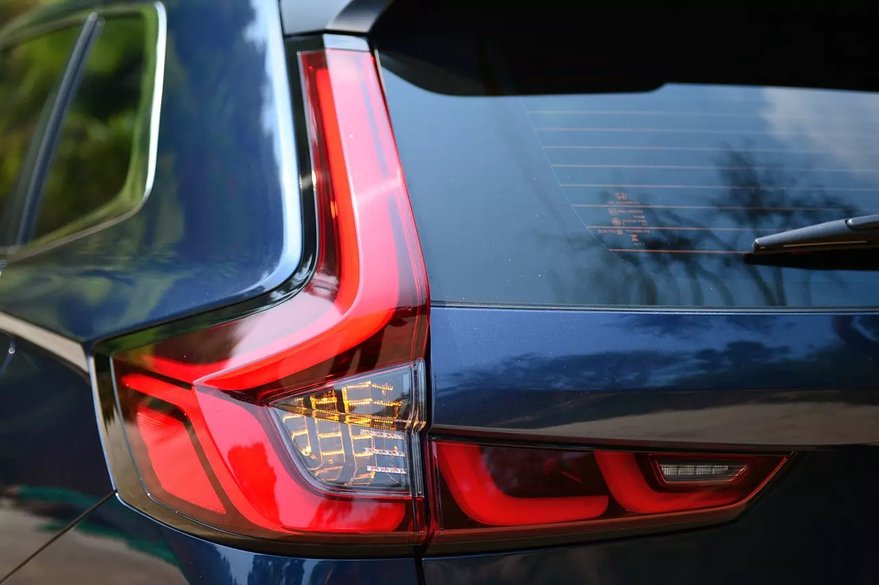 17 กิโลลิตร กับเบาะดูดวิญญาณ ทดสอบ HONDA CR-V ES e:HEV 2WD 5 ที่นั่ง
