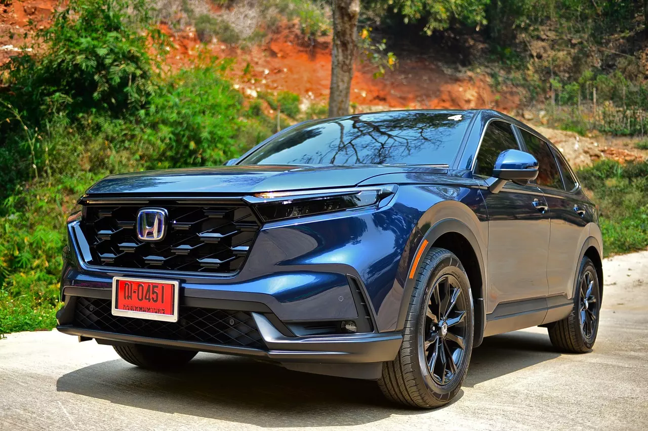 17 กิโลลิตร กับเบาะดูดวิญญาณ ทดสอบ HONDA CR-V ES e:HEV 2WD 5 ที่นั่ง