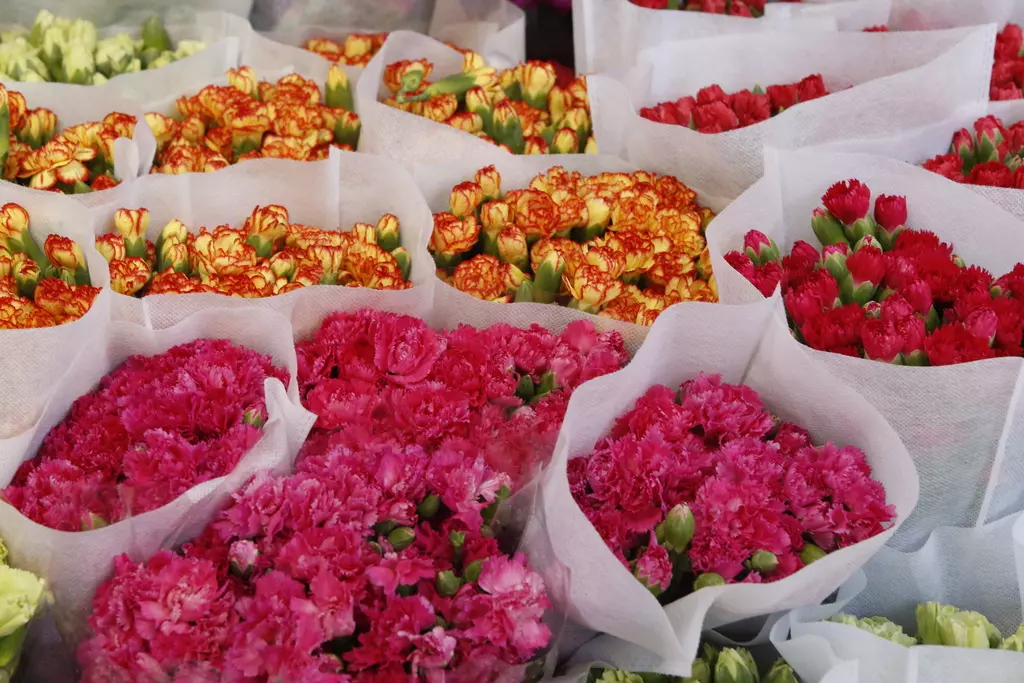 'ปากคลองตลาด' ความงามแห่งดอกไม้ไทย แต่ทำไมต่างชาติไม่ซื้อ?