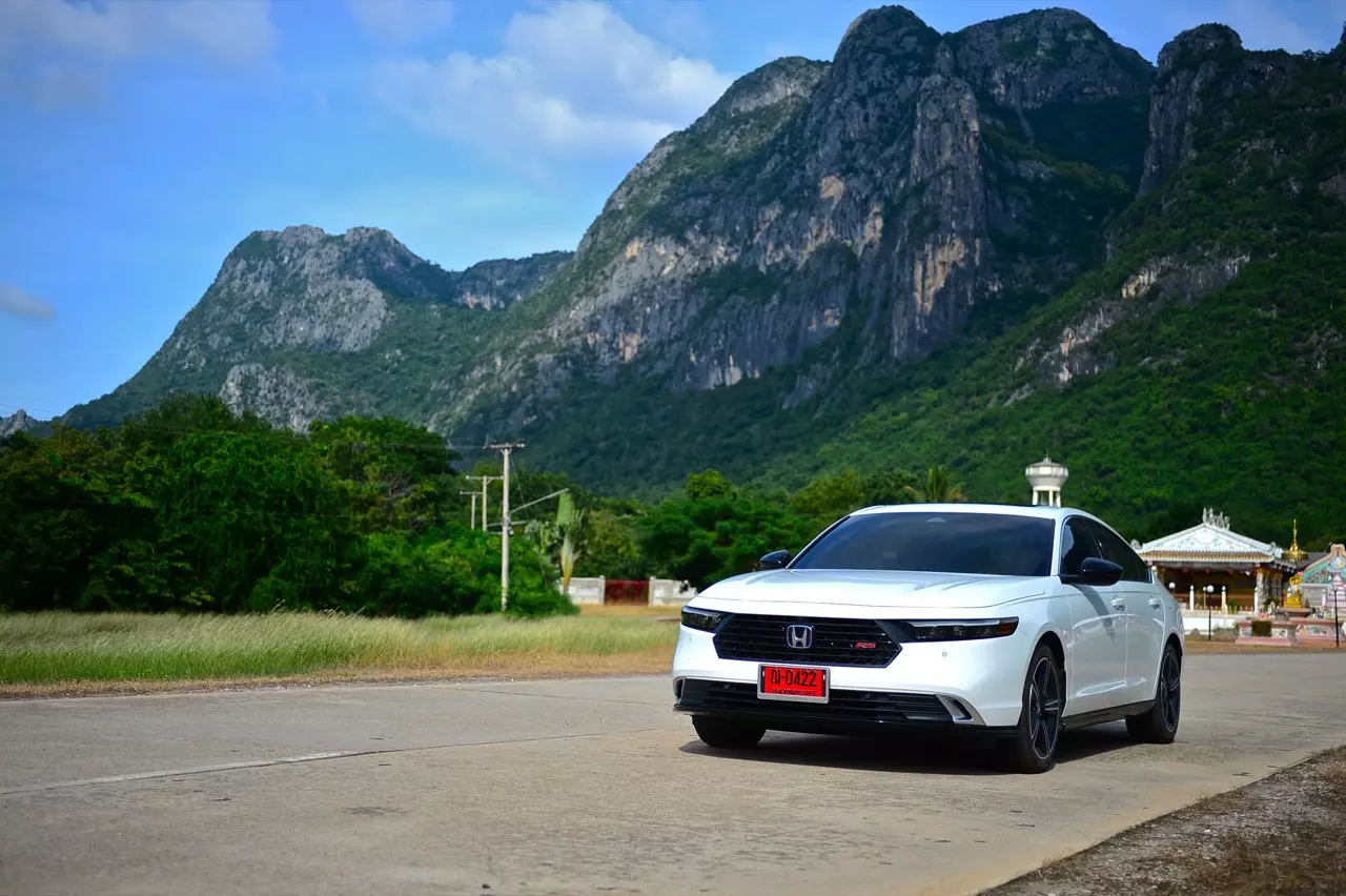ขับโคตรดี! ทดสอบ HONDA NEW ACCORD RS e:HEV 