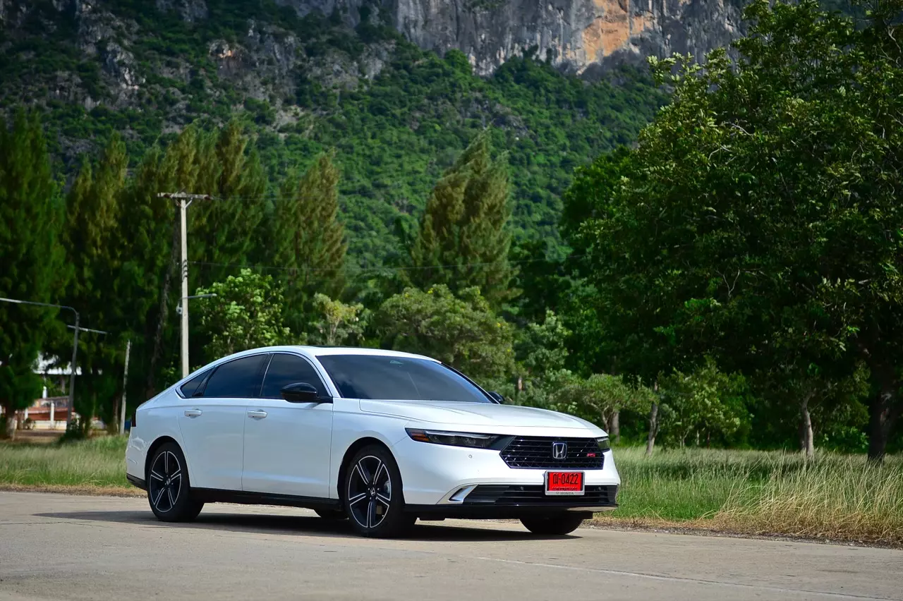 ขับโคตรดี! ทดสอบ HONDA NEW ACCORD RS e:HEV 