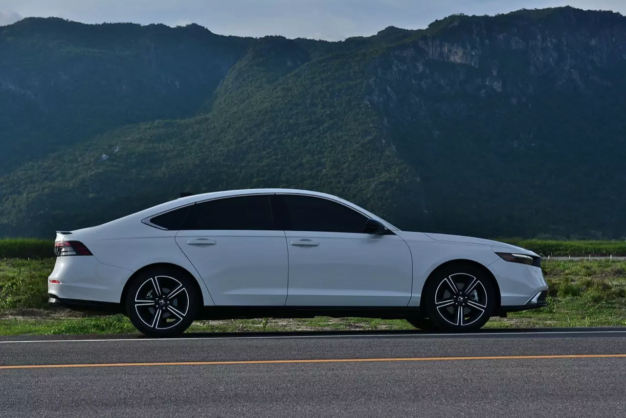 ขับโคตรดี! ทดสอบ HONDA NEW ACCORD RS e:HEV 