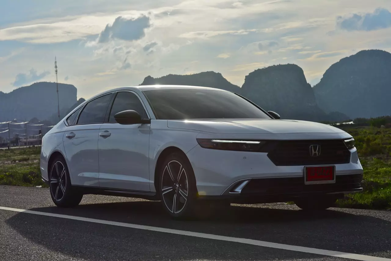 ขับโคตรดี! ทดสอบ HONDA NEW ACCORD RS e:HEV 