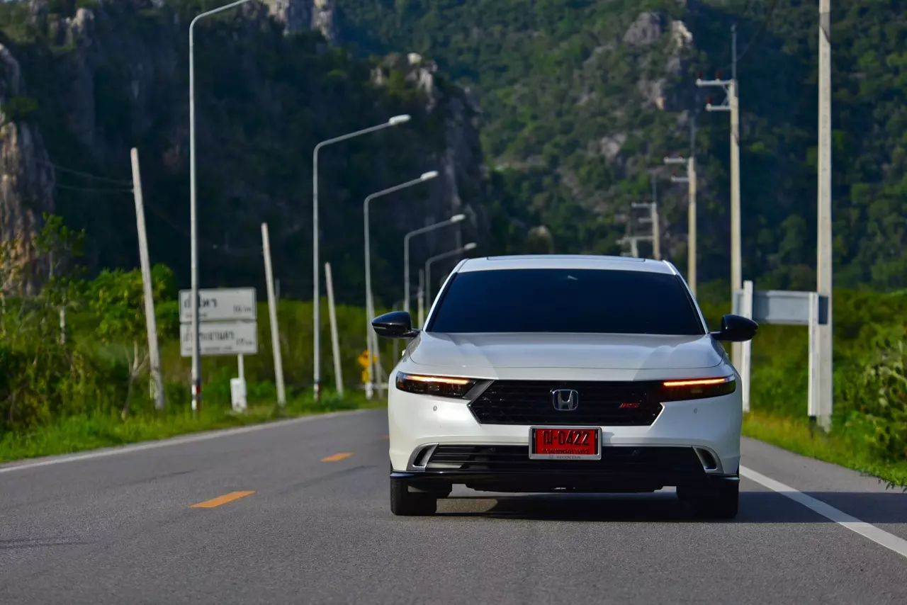 ขับโคตรดี! ทดสอบ HONDA NEW ACCORD RS e:HEV 