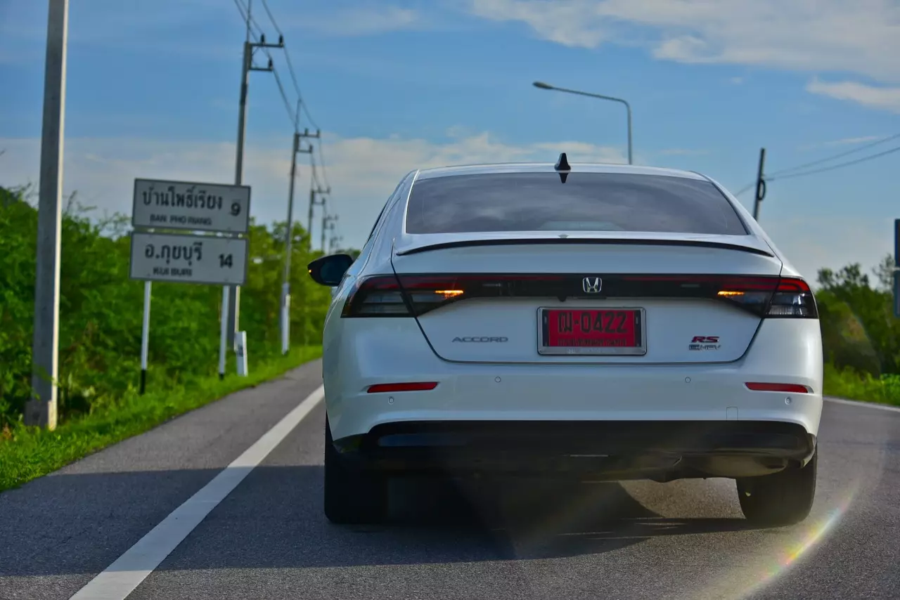 ขับโคตรดี! ทดสอบ HONDA NEW ACCORD RS e:HEV 